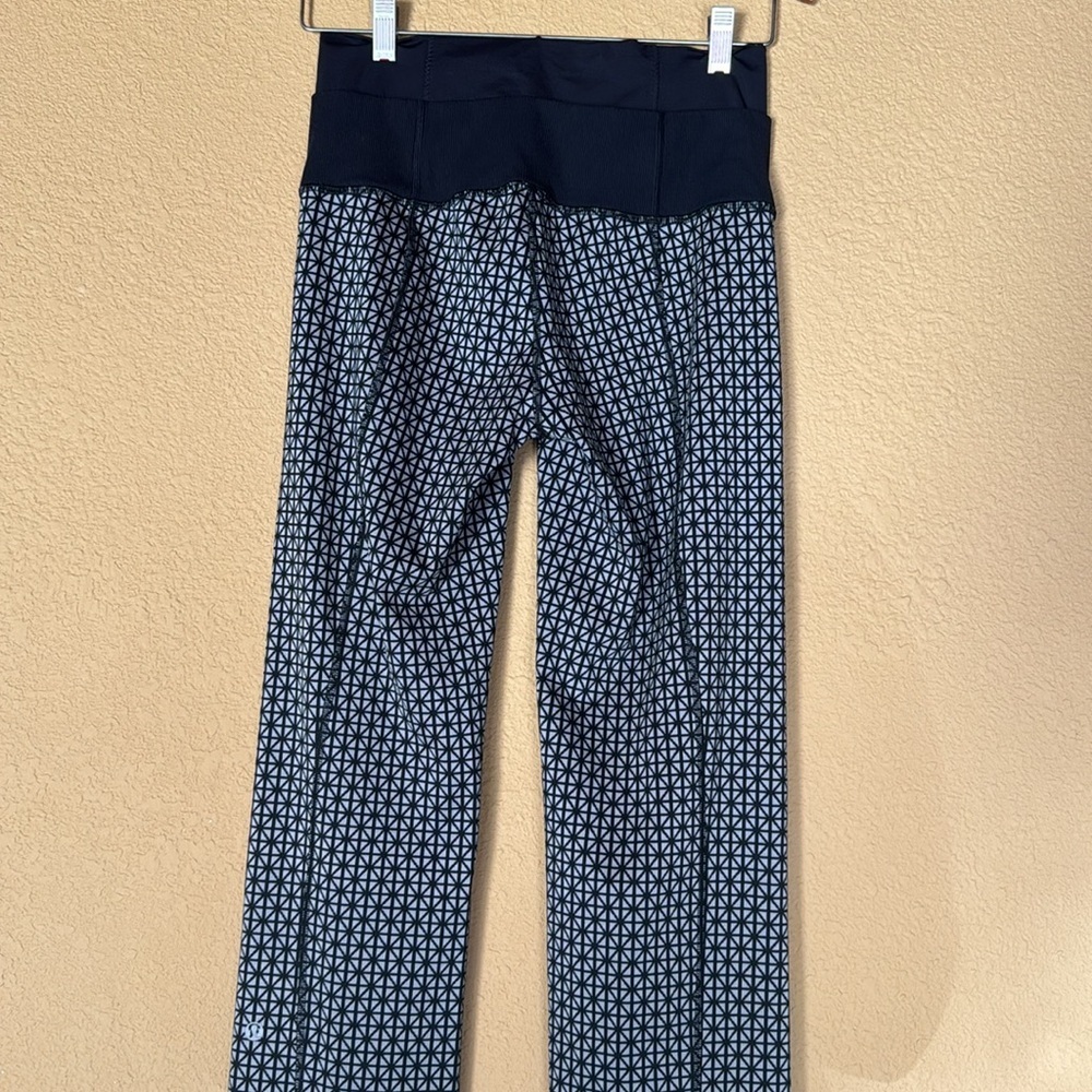 Lululemon Straight-Up Pant Tri Geo Silver Spoon Black Women’s Size 6 W5G88S - Picture 5 of 7